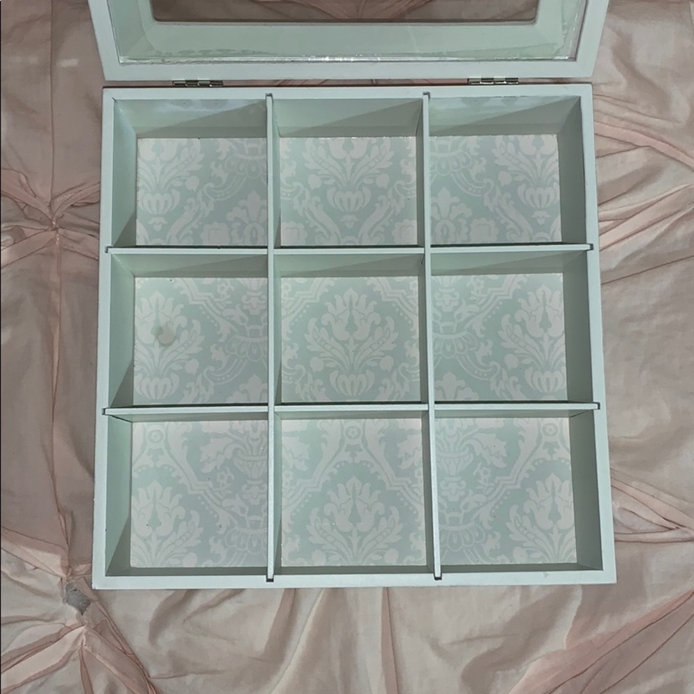 Jewelry Box - Picture 4 of 4